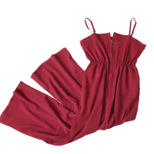 Salopetă casual de damă cu bretele subțiri și închidere din metal