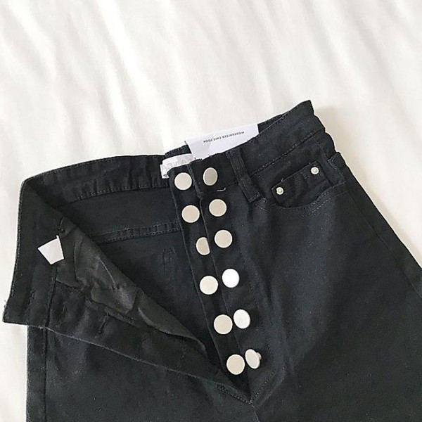 Модерни дамски къси панталони с висока талия и копчета в два цвята