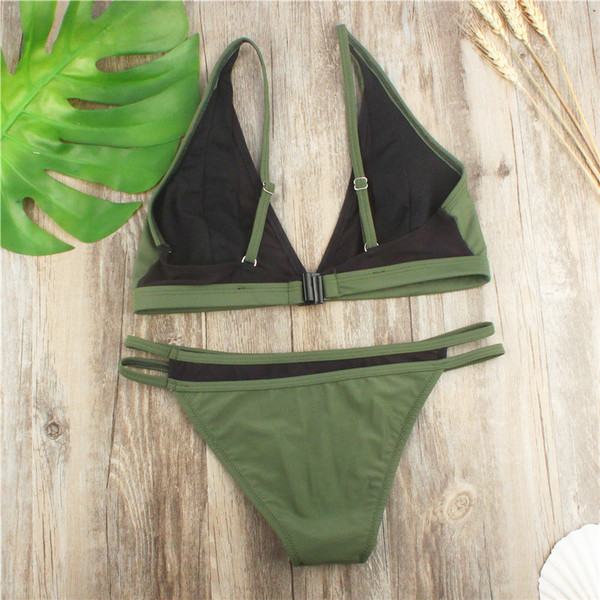 Costum de baie modern de culoare verde