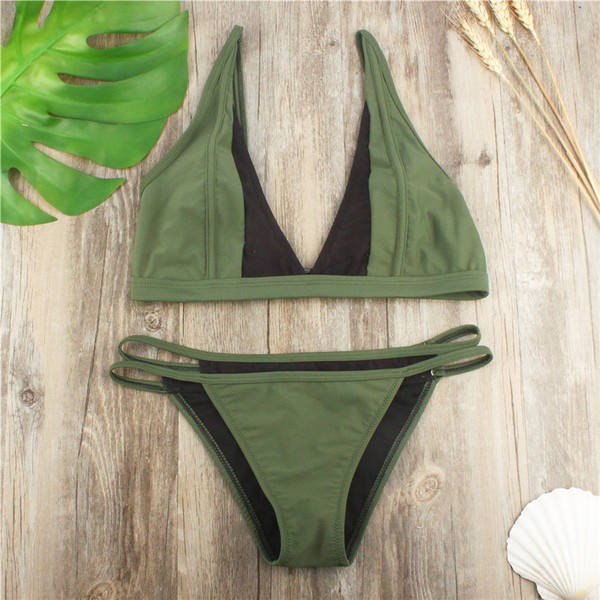 Costum de baie modern de culoare verde