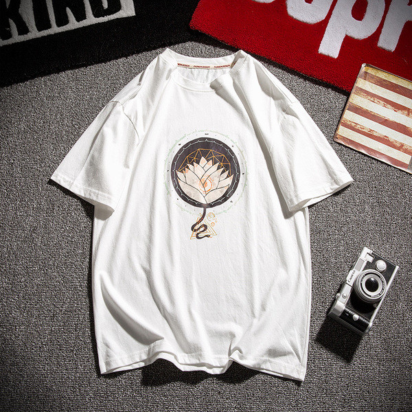 Ежедневна мъжка тениска в бял и черен цвят с апликация 