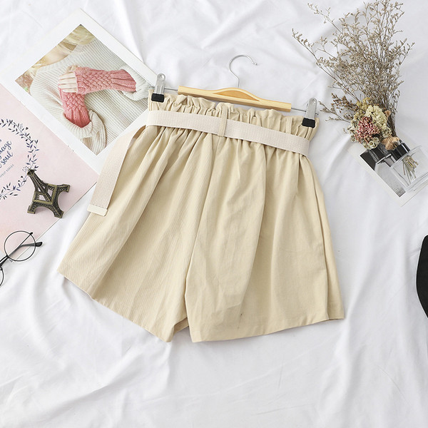 Модерни дамски къси панталони в четири цвята с копчета