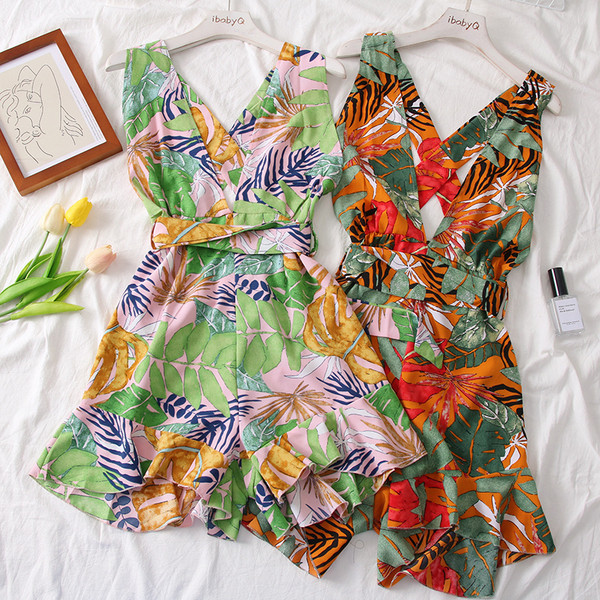 Модерен дамски гащеризон с V-образно деколте и флорален мотив в четири цвята