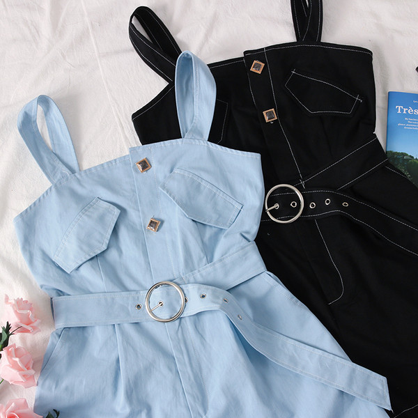 Модерен дамски гащеризон с тънки презрамки и колан в син и черен цвят