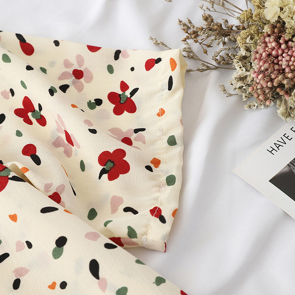 Cămașă modernă de damă în două culori cu motive florale