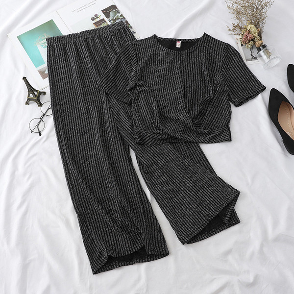 Set actual de damă în trei culori