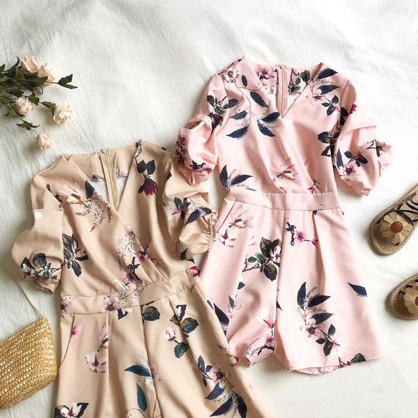 Model nou de salopetă de damă cu mâneci scurte și motive florale