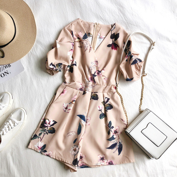 Model nou de salopetă de damă cu mâneci scurte și motive florale