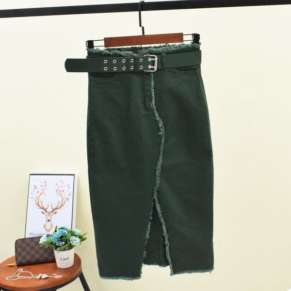 Fusta elegantă de damă în roșu, negru, verde și maro