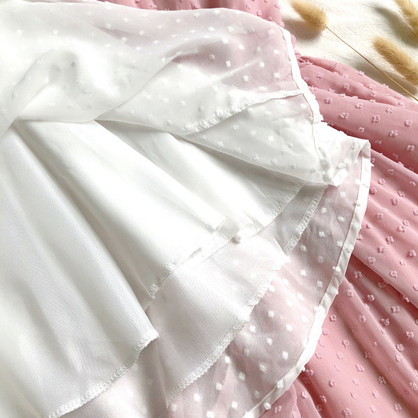 Salopetă de damă elegantă, cu decolteu în V și șireturi