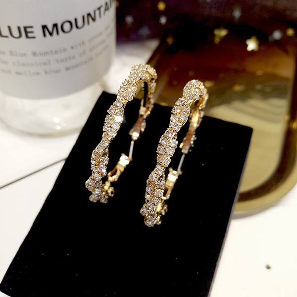 Cercei rotunzi moderni de dama