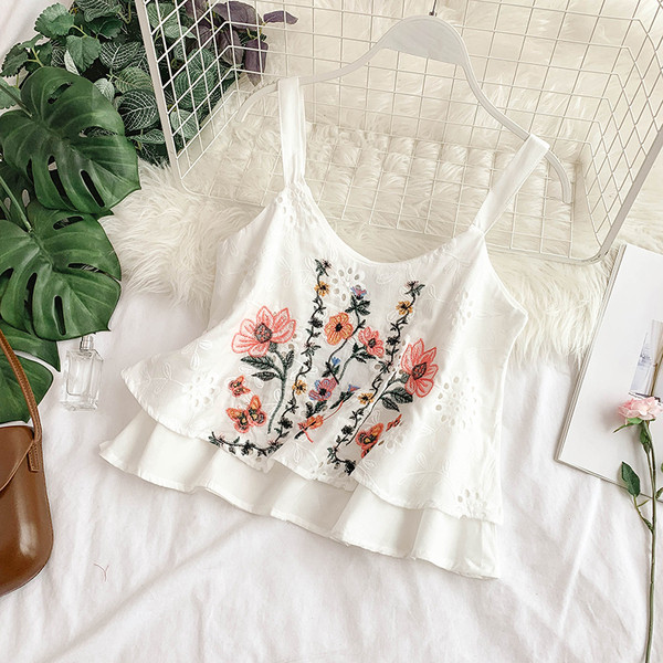 Maieu modern de dama cu bretele subtiri si broderie in mai multe culori