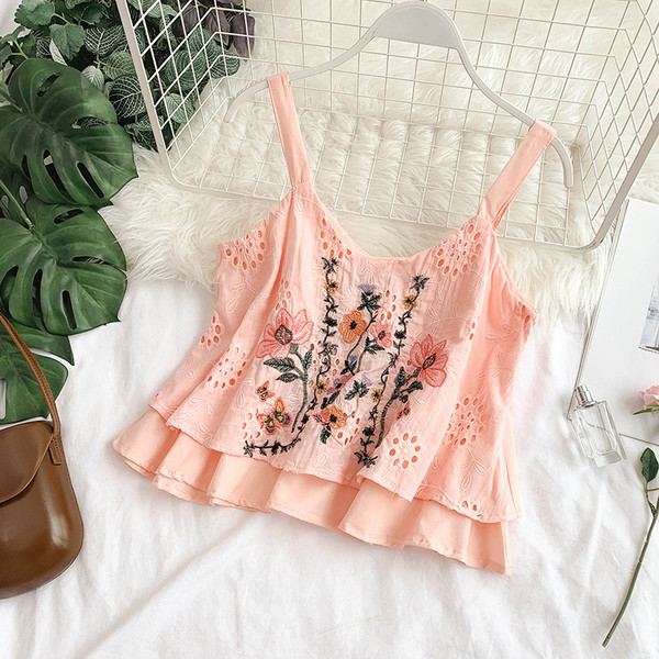 Maieu modern de dama cu bretele subtiri si broderie in mai multe culori