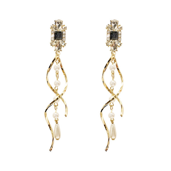 Cercei lungi de dama de culoare aurie cu perle decorative