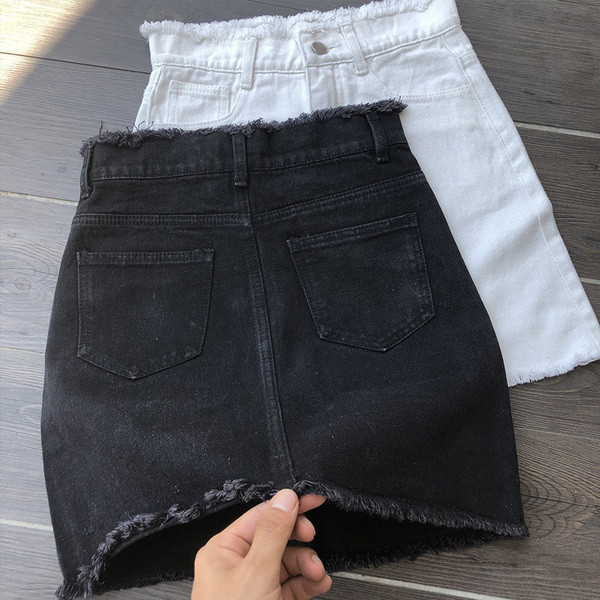 Fusta de dama alb-negru cu motive rupte