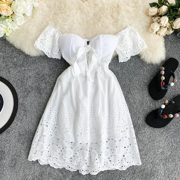 Rochie moderna de dama cu cravate in culoarea mingii