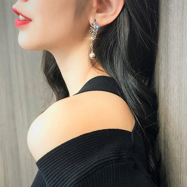 Cercei moderni de dama in doua culori cu pietre