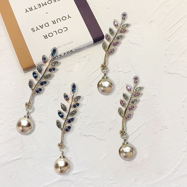 Cercei moderni de dama in doua culori cu pietre