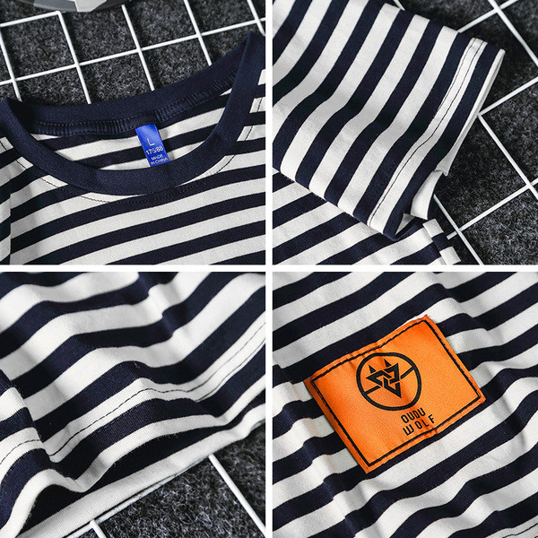 Tricou bărbătesc în dungi cu gât O și emblemă