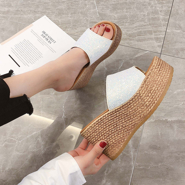 Papuci eleganti de dama cu platforma in alb si negru