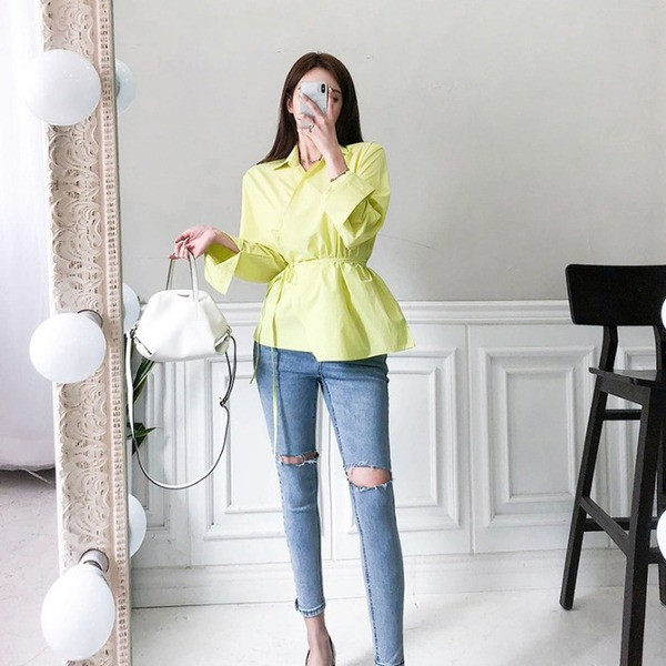 Cămașă de damă modernă cu mânecă lungă, de culoare galbenă