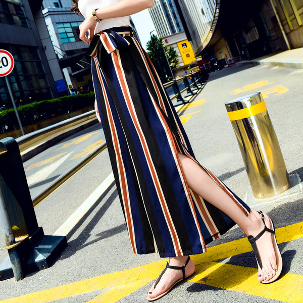 Pantaloni largi de damă moderni, cu fante și panglică