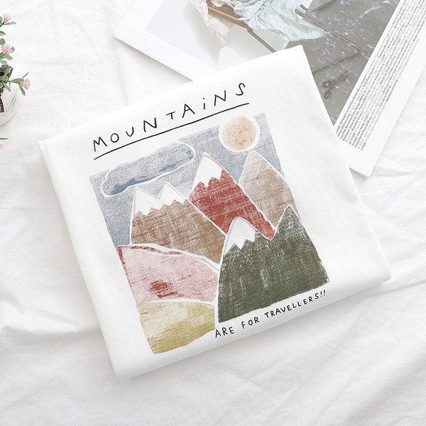 Tricou de damă sportiv-elegant cu aplicație