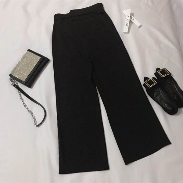 Pantaloni eleganti de dama cu centura neagra si talie inalta