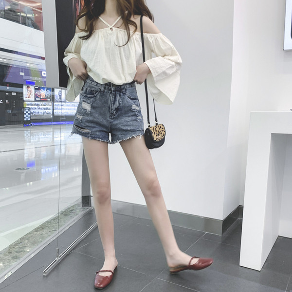 Pantaloni scurți din denim de damă cu talie înaltă și motiv rupt