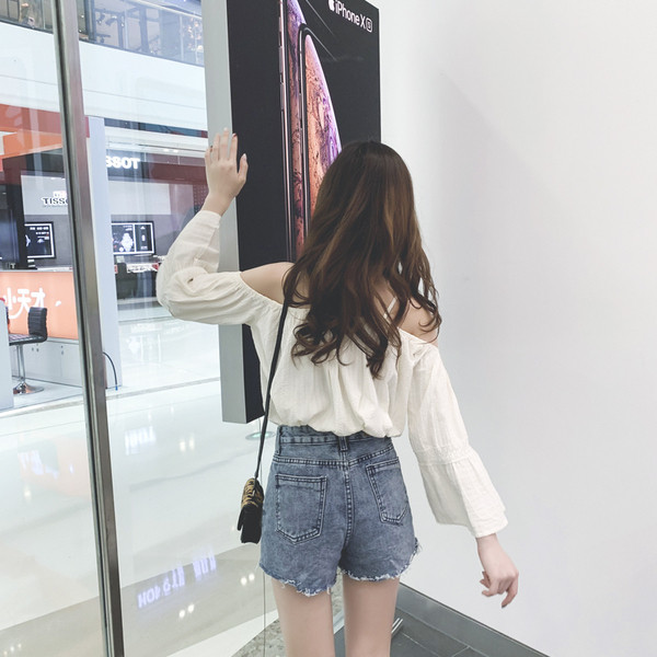 Pantaloni scurți din denim de damă cu talie înaltă și motiv rupt