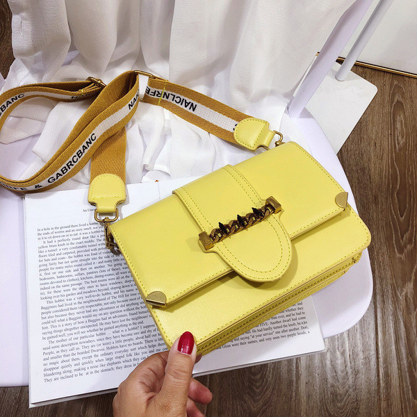 Geanta de dama eleganta cu inchidere metalica in mai multe culori