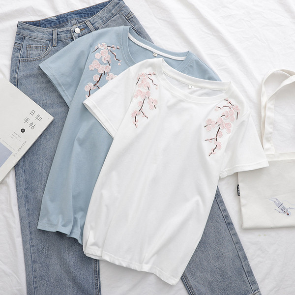 Tricou dama alb si albastru cu broderie