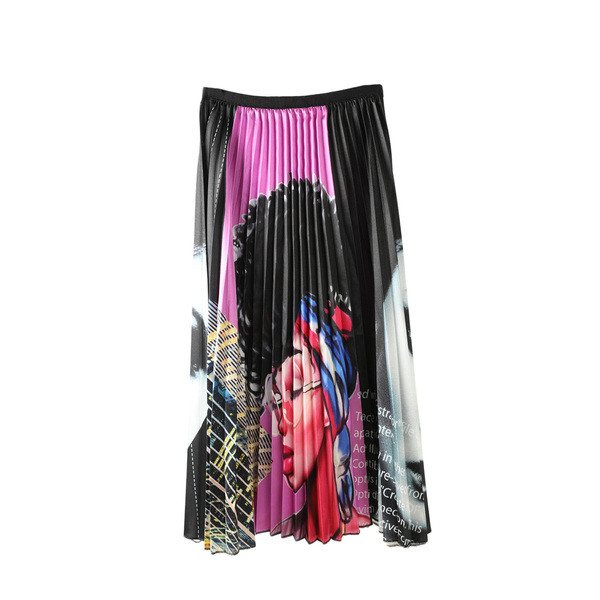 Fusta de dama pliata actuala cu aplicatie colorata