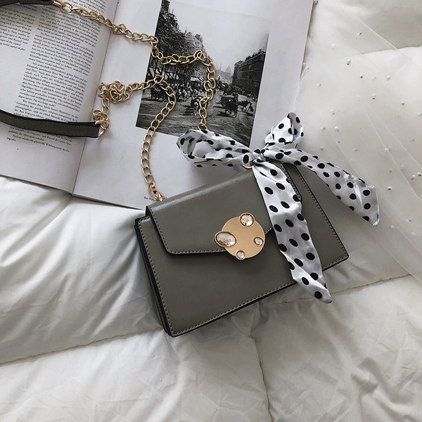 Geanta dama decorata cu pietre si panglica in mai multe culori