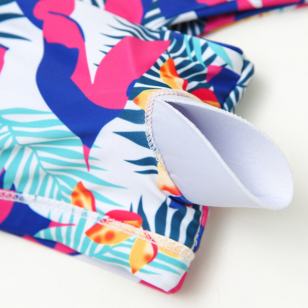 Costum de baie colorat de damă în două părți