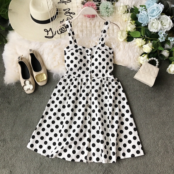 Rochie moderna de dama cu bretele subtiri si nasturi in patru culori