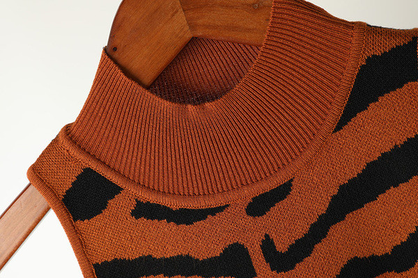 Rochie de dama cu model animal de culoare maro