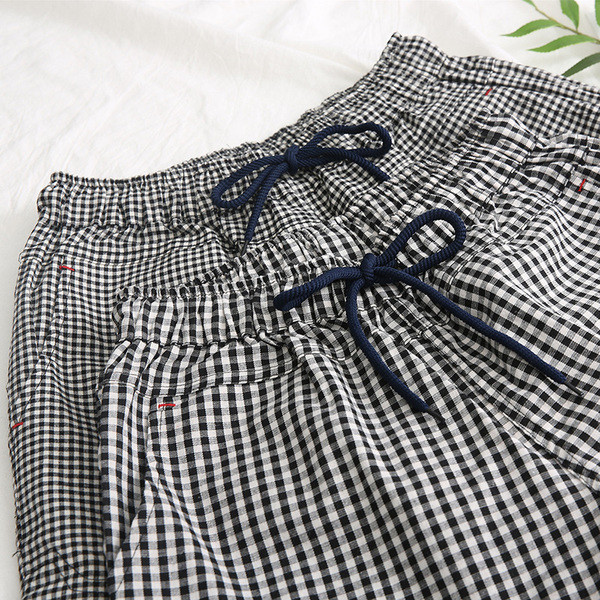 Pantaloni scurti de dama cu buzunare