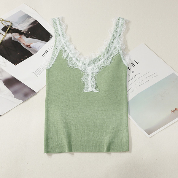 Actual maiou de damă în patru culori cu dantelă