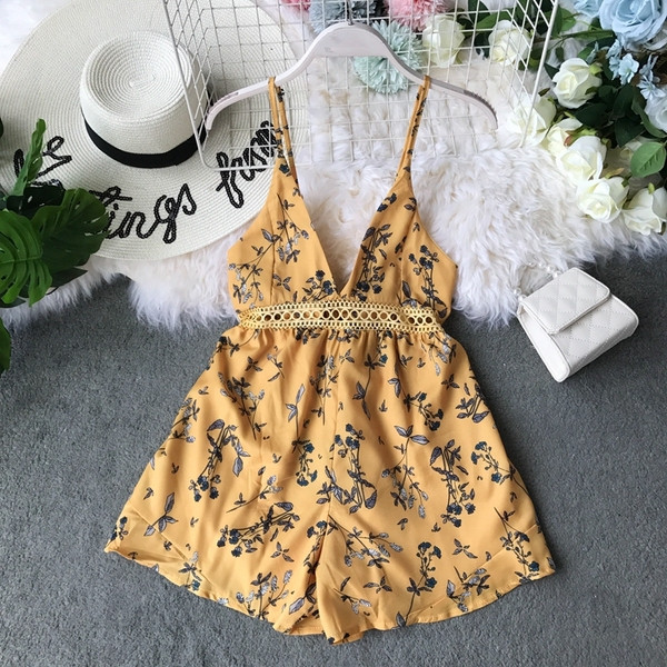 Salopetă casual de damă, cu decolteu adânc și bretele subțiri