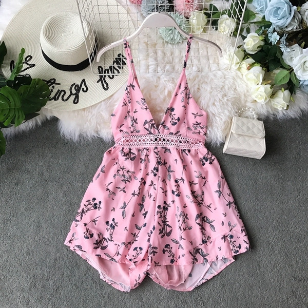 Salopetă casual de damă, cu decolteu adânc și bretele subțiri