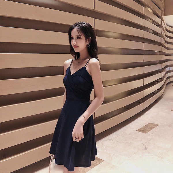 Rochie moderna de dama cu bretele subtiri de culoare neagra