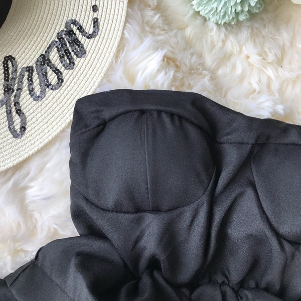 Bustieră modernă de damă în alb și negru