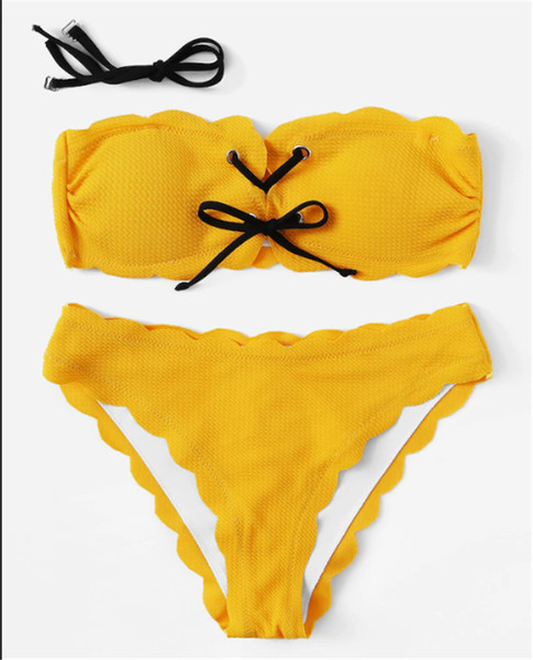 Costum de baie modern cu legături element în două culori