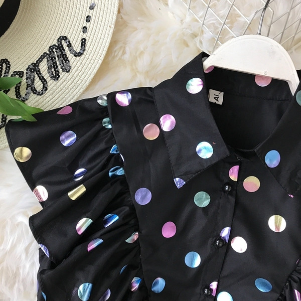 Cămașă elegantă de damă în alb și negru cu puncte