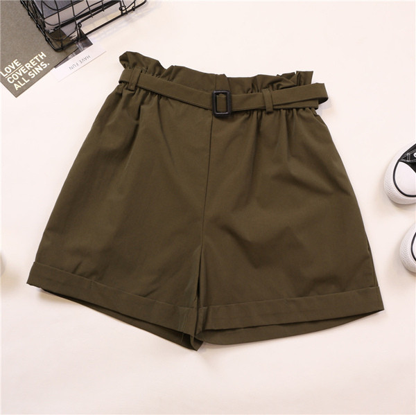 Pantaloni scurti eleganti de dama cu talie inalta in mai multe culori