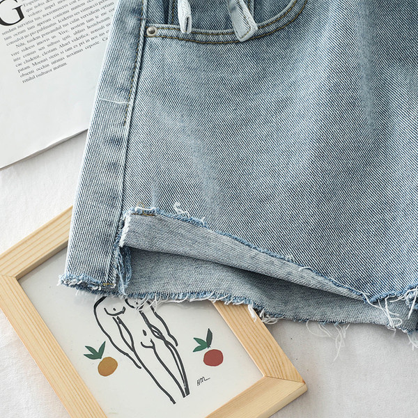 Pantaloni scurți de blugi în albastru și negru