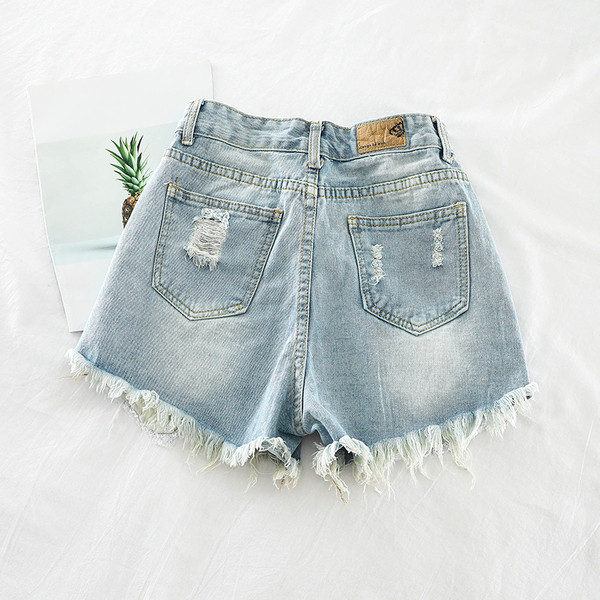 Pantaloni scurți de damă din denim cu element de paiete