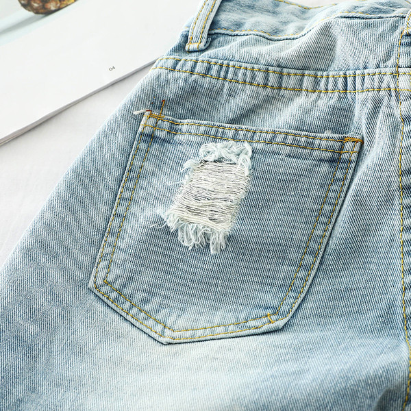 Pantaloni scurți de damă din denim cu element de paiete