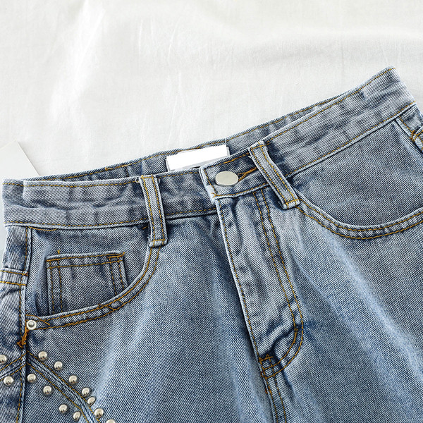 Blugi de dama cu decor metalic